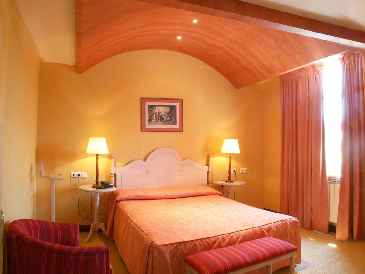 Hotel San Camilo Navarrete Habitación foto
